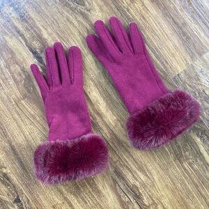 Elegant Burgundy Fur-Trimmed Gloves
